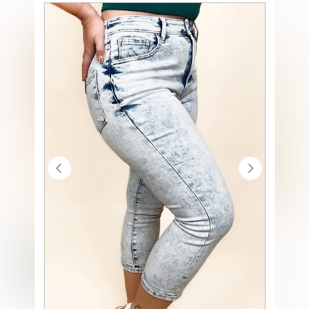 RISEN High Rise Capri Jeans - Picture 4 of 4